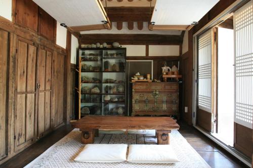 Jinrae Lee's Traditional House