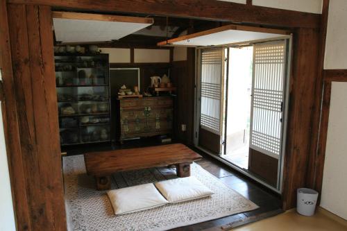 Jinrae Lee's Traditional House