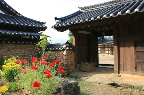 Jinrae Lee's Traditional House