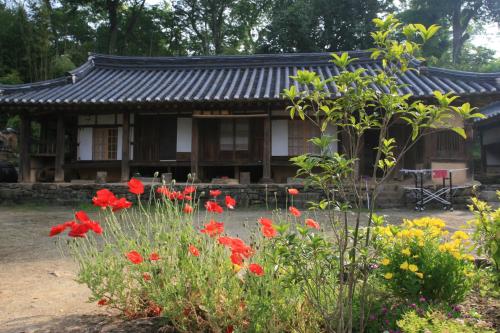 Jinrae Lee's Traditional House