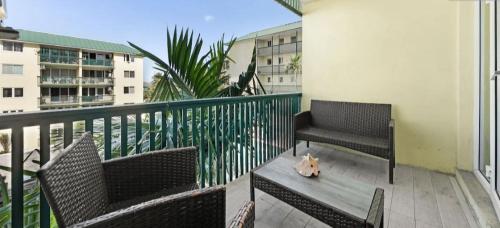 Lovely Apartment with 24h security - walking distance to beach downtown shops and restaurants - image 4
