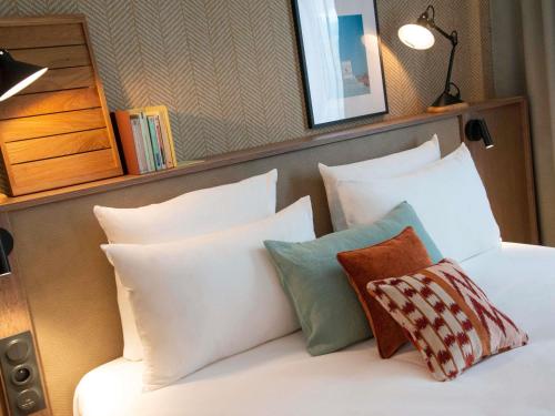 1 double bed, 2 twin beds