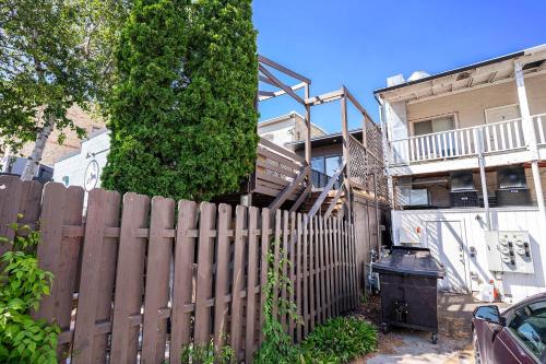 Love Mi Getaway Downtown Loft Deck Rooftop Views 110 - image 9