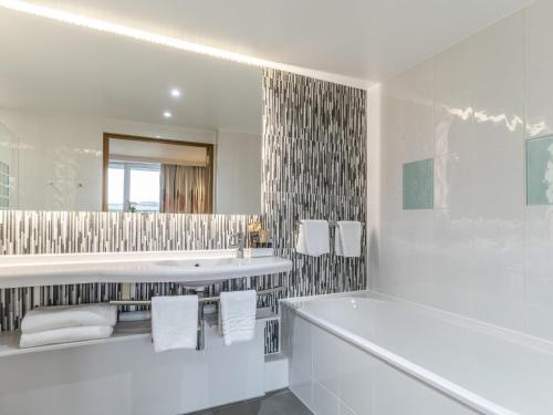 Novotel Edinburgh Park - image 33