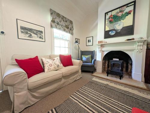 Redruth - 2 bedroom cottage situated in wandiligong in Wandiligong