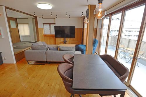 Laina Minoh Makiochi