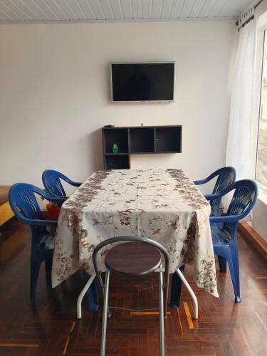 Shared lounge/TV area, La Arboleda Apartamento in Universitaria