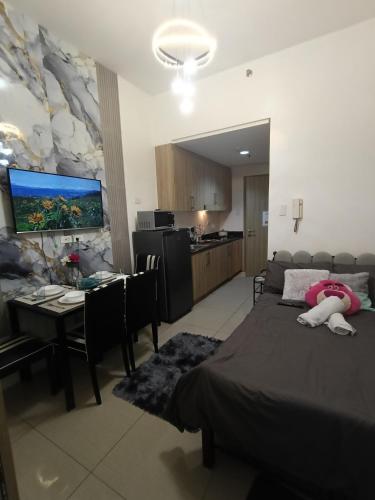 Shore Staycation with two beds, Manila
