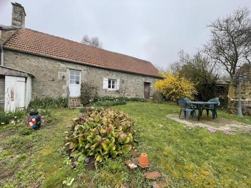 Maison de caractère près du lac de Rabodanges, idéale pour familles - FR-1-497-237 (Maison de caractere pres du lac de Rabodanges, ideale pour familles - FR-1-497-237) in Ménil-Hermei
