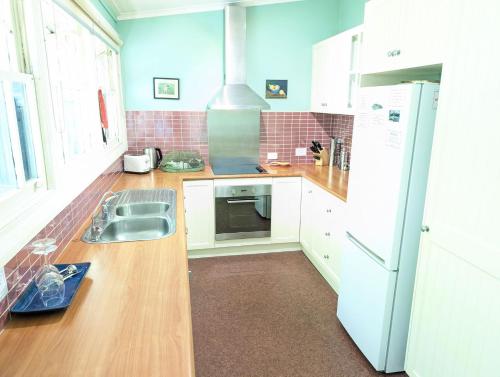 Redruth - 2 bedroom cottage situated in wandiligong in Wandiligong