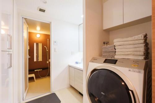 Just a short walk 道頓堀1min 日本橋駅30-second 黒門市場 心斎橋 Glico Sign Dotonbori Guesthouse 天空の室 2