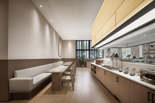 Walling Hotel - Chongqing Hongyadong Binjiang Road in Chongqing