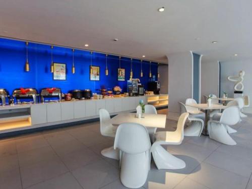 จินเจียง อินน์ ไฮเมน จีฟาง ซงลู แบรนช์ (Jinjiang Inn Haimen Jiefang Zhonglu Branch) in ไห่เหมิน