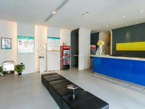 จินเจียง อินน์ ไฮเมน จีฟาง ซงลู แบรนช์ (Jinjiang Inn Haimen Jiefang Zhonglu Branch) in ไห่เหมิน