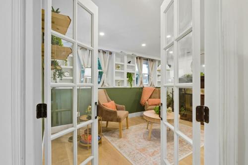 Cozy 2BR Winter Suite with Fire Pit Near DC in Waldorf (MD)