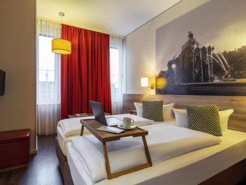 1 queen bed
