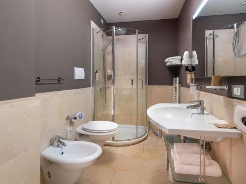 Mercure Rimini Lungomare - image 9