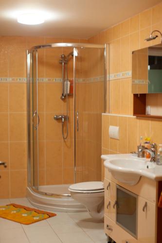 حمام, Villa Paris in بييشتاني