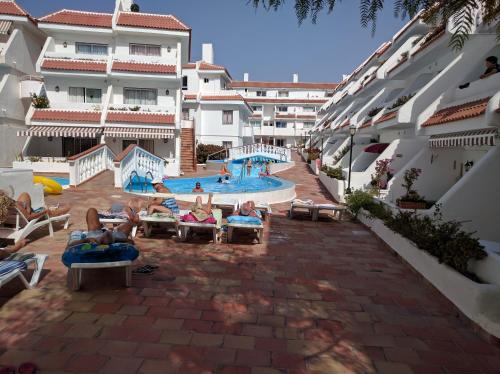 Apartamentos Las Floritas - image 9