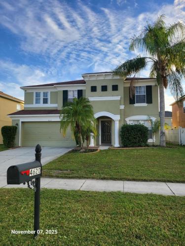 Exterior view, The Royal Oaks in Poinciana