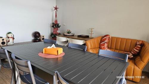 桃園機場羅里輕旅 近桃園竹圍漁港 Rory Hostel in Luzhu District