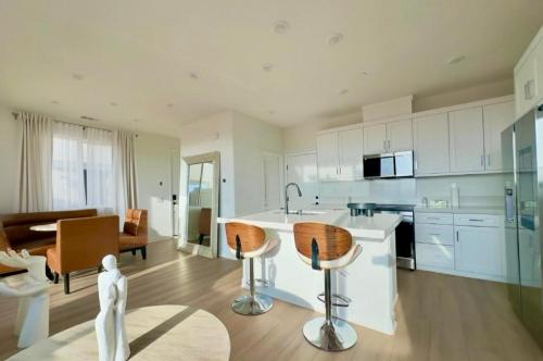 Kitchen, 4 Bed Large House in San Diego Amazing Amenities in Ocean View Hills