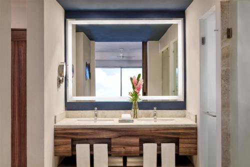 Hyatt Ziva Riviera Cancun All-Inclusive in Puerto Morelos, Mexico