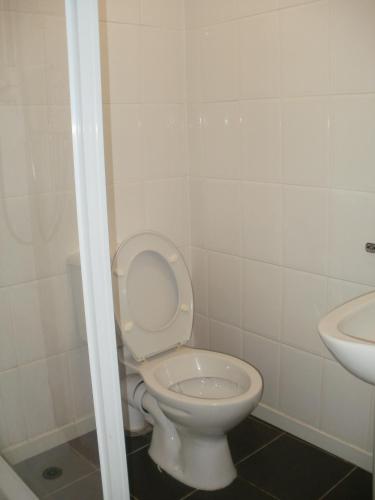 London Heathrow Guesthouse - image 4