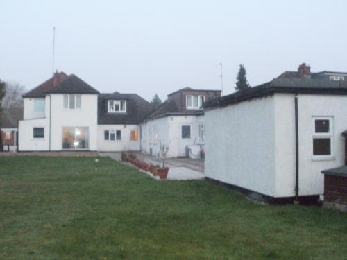 London Heathrow Guesthouse - image 2