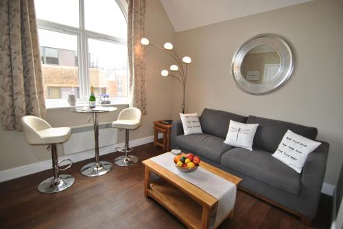 Accommodation Windsor Ltd - Lord Raglan House One Bedroom - main image