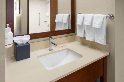 Wingate by Wyndham Pittsburgh New Stanton in New Stanton, USA