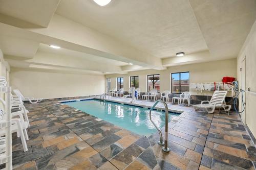 Comfort Inn Indianapolis East - image 6