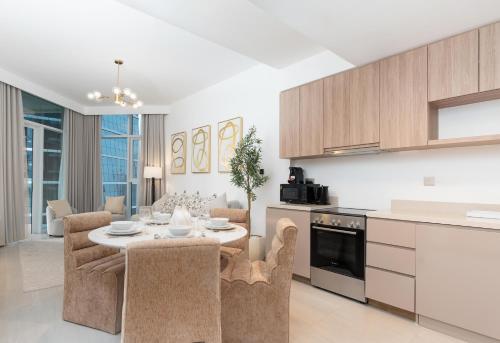 Kitchen, Vacay Lettings - Missoni Luxury 2 BR Urban Oasis Dubai Canal View in Jumeirah