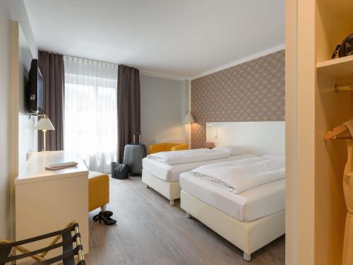 2 twin beds