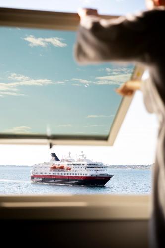 Suite with Panoramic Sea View