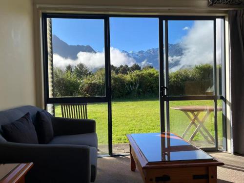 ซันเซ็ต โมเทล (Sunset Motel) in ฟอกซ์กลาเซีย