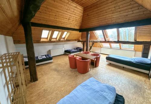 Groot Appartement - 10 Personen - 4 Slaapkamers - Perfect voor Teams & Monteurs - Friedeburg in Friedeburg, Deutschland