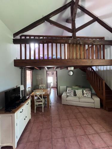 Sequoia cottage in Avent