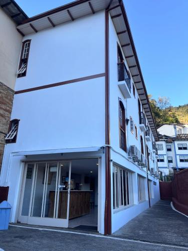 숙소 외관, Pousada Casa dos Contos in 오루 프레투 시티 센터