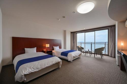 2 twin beds