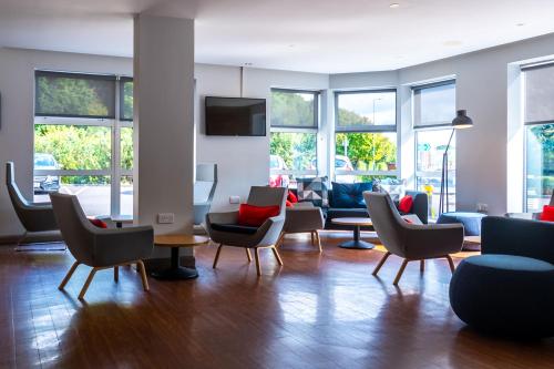 Bar/lounge, Holiday Inn Express Swindon West By IHG in Swindon