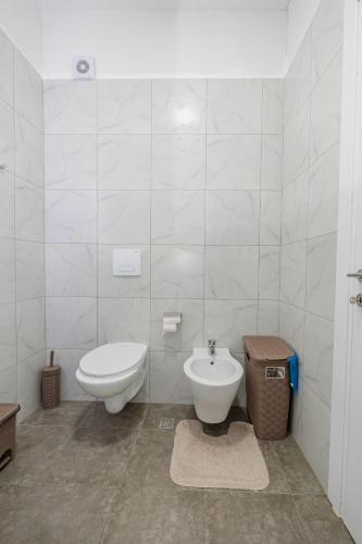 Luxury Apartment with Parking, Tirana (photo 8)