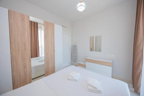 Luxury Apartment with Parking, Tirana (photo 7)