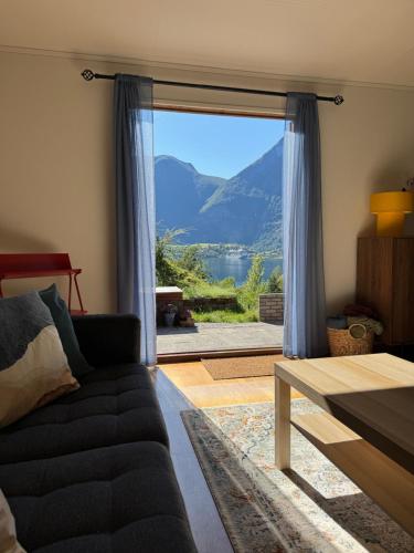 Flåm Fjord Panorama House (Flam Fjord Panorama House) in Aurland