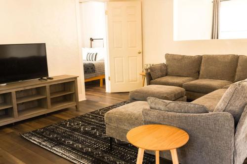 Yosemite Cottage Retreat- Half Block to Downtown – khách sạn tại Mariposa