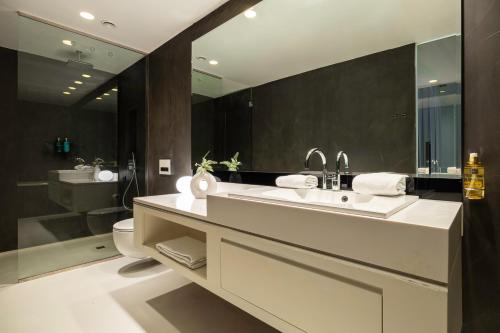 B-aparthotel Regent - image 3
