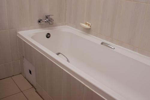 Bañera de hidromasaje, Fanky Hotel in Palapye