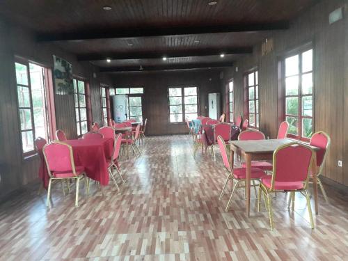 Restaurant, El Complejo Turístico KUMA MANDJI de Corsico (El Complejo Turistico KUMA MANDJI de Corsico) in Bata