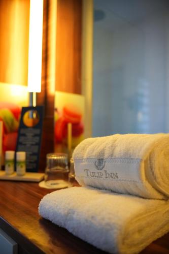 Tulip Inn Sainte Clotilde, La Réunion, navette gratuite vers l'aéroport - Tap to explore photos