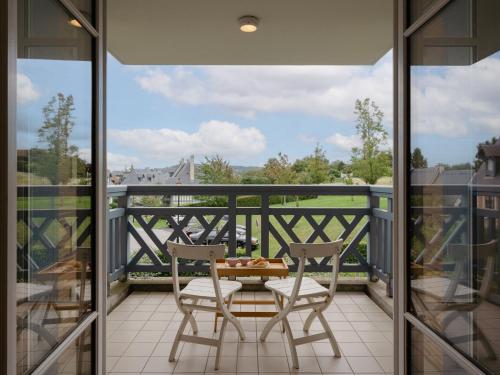 Apartment Les Coteaux by Interhome